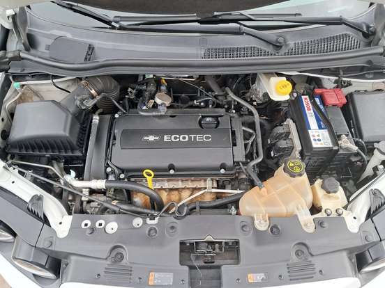 CHEVROLET-SONIC-2013
