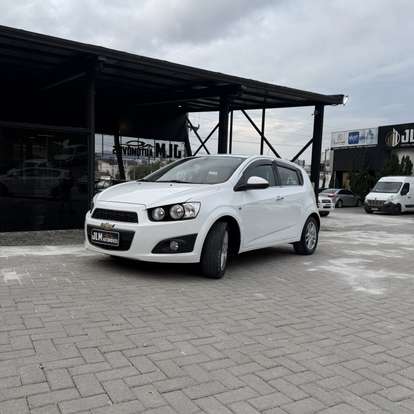 CHEVROLET-SONIC-2012