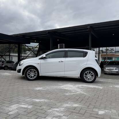 CHEVROLET-SONIC-2012