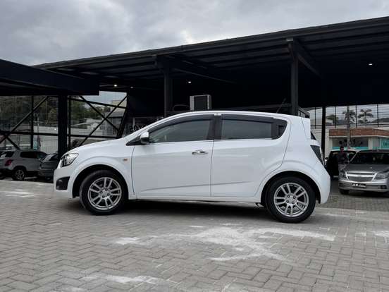 CHEVROLET-SONIC-1.6 LTZ 16V FLEX 4P AUTOMÁTICO CHEVROLET-SONIC-2012