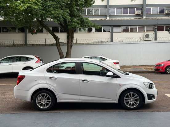 CHEVROLET-SONIC-2013