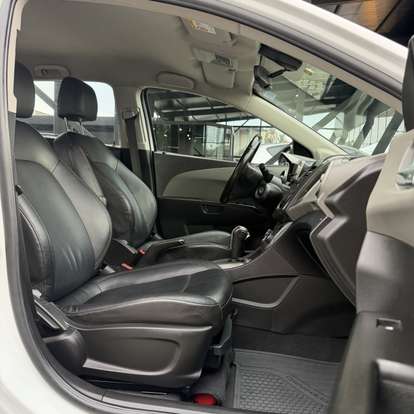CHEVROLET-SONIC-2014