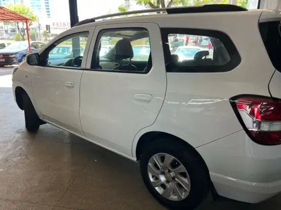 CHEVROLET-SPIN-2012