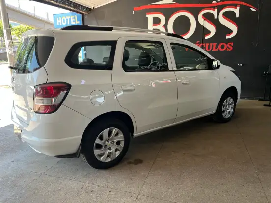 CHEVROLET-SPIN-2012