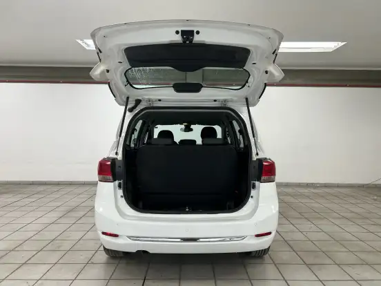 CHEVROLET-SPIN-1.8 PREMIER 8V FLEX 4P AUTOMÁTICO CHEVROLET-SPIN-2023