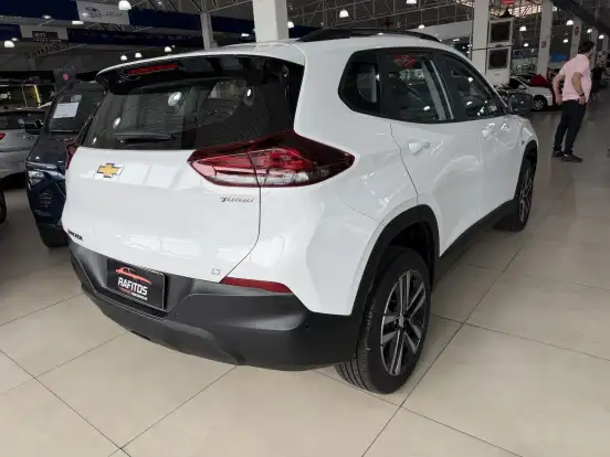 CHEVROLET-TRACKER-2024