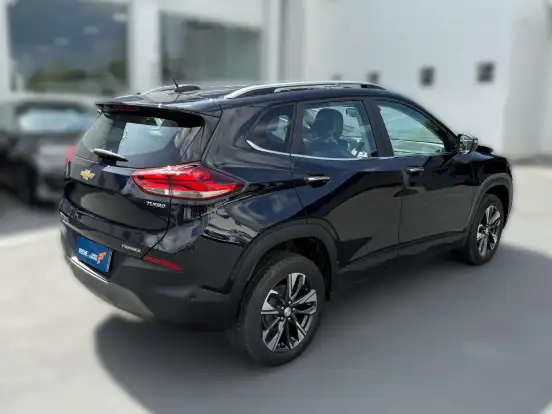 CHEVROLET-TRACKER-2023