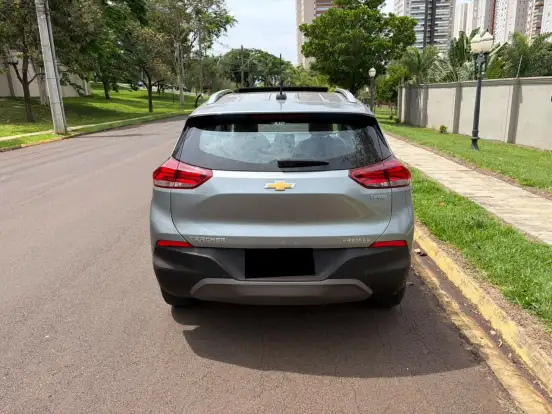 CHEVROLET-TRACKER-2023