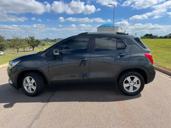CHEVROLET-TRACKER-2018