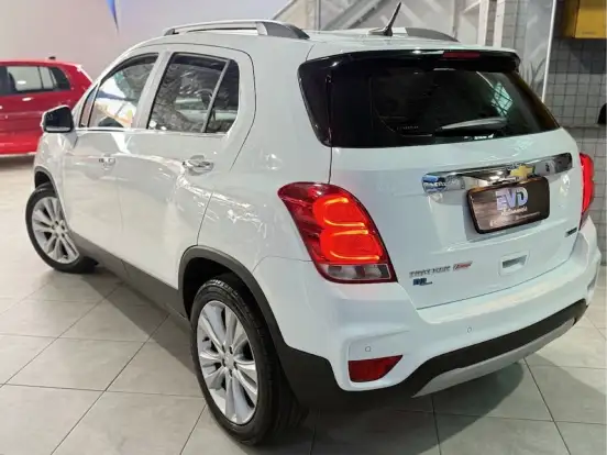 CHEVROLET-TRACKER-2017