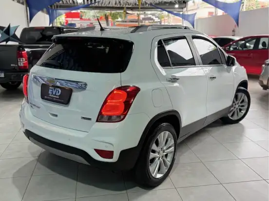 CHEVROLET-TRACKER-2017