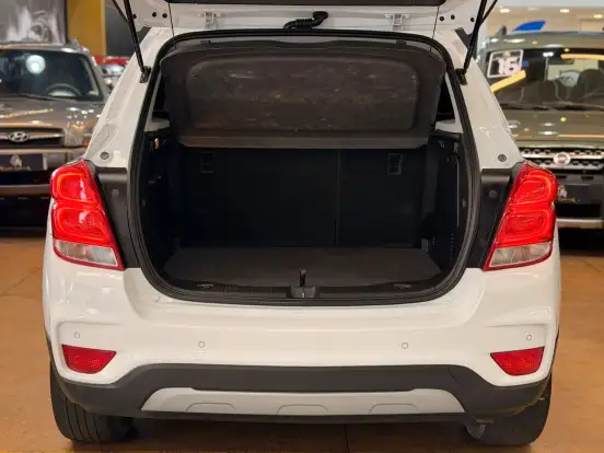 CHEVROLET-TRACKER-2019