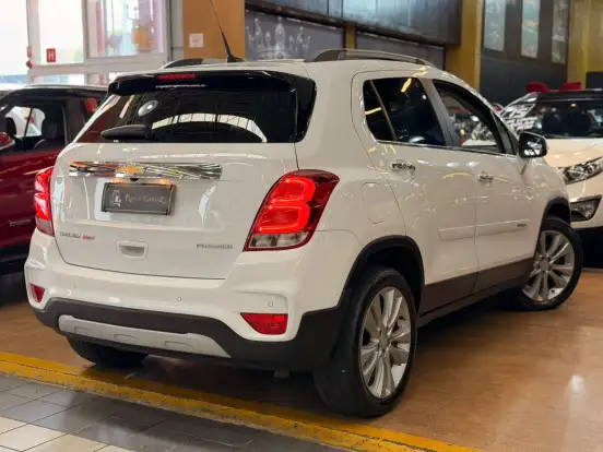 CHEVROLET-TRACKER-2019