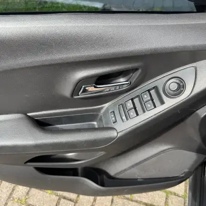 CHEVROLET-TRACKER-2018