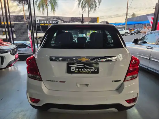 CHEVROLET-TRACKER-2017