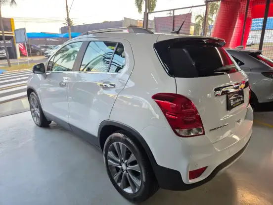 CHEVROLET-TRACKER-2017