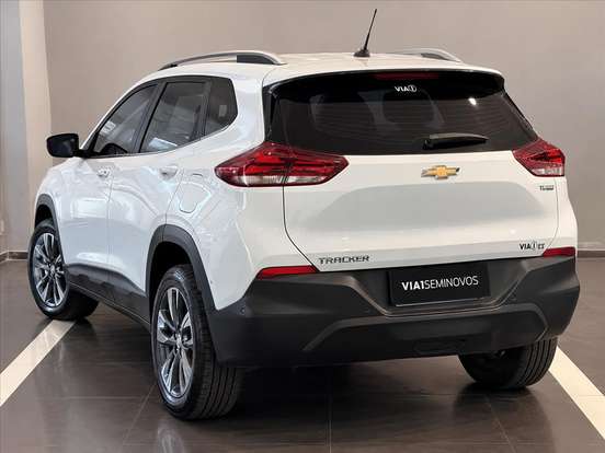 CHEVROLET-TRACKER-2023