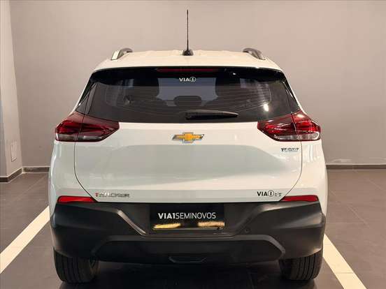 CHEVROLET-TRACKER-2023