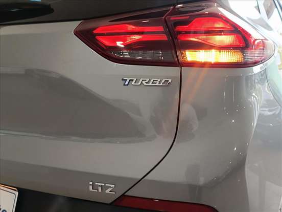 CHEVROLET-TRACKER-2023