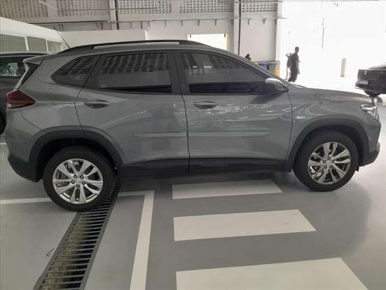 CHEVROLET-TRACKER-2023