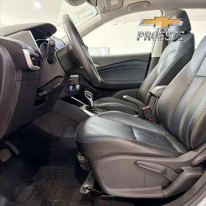 CHEVROLET-TRACKER-2023