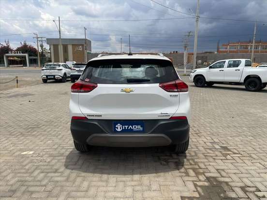 CHEVROLET-TRACKER-2023