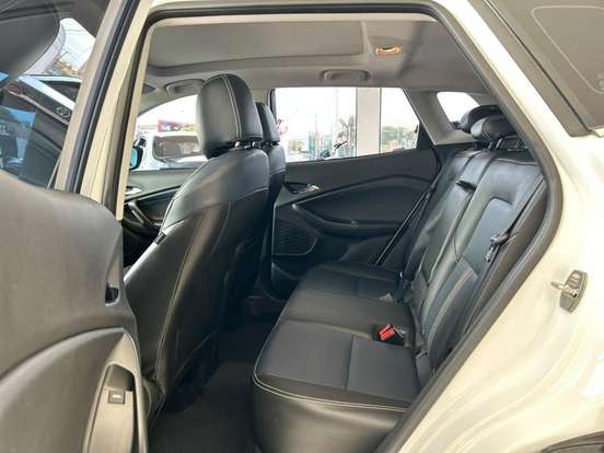 CHEVROLET-TRACKER-2023