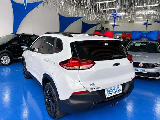 CHEVROLET-TRACKER-2023