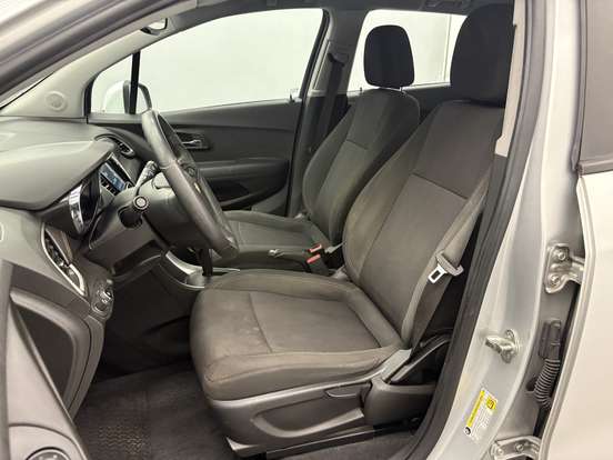 CHEVROLET-TRACKER-2019