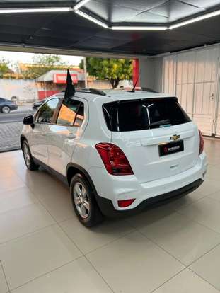 CHEVROLET-TRACKER-2017