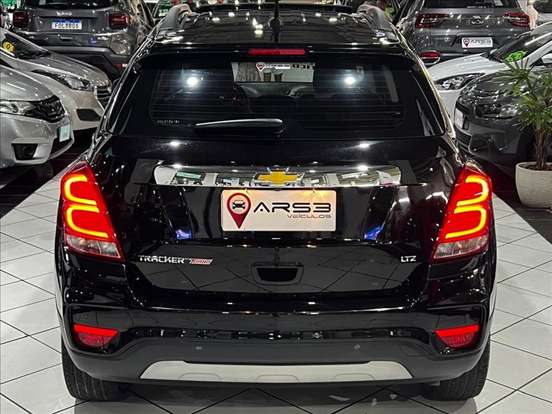 CHEVROLET-TRACKER-2017