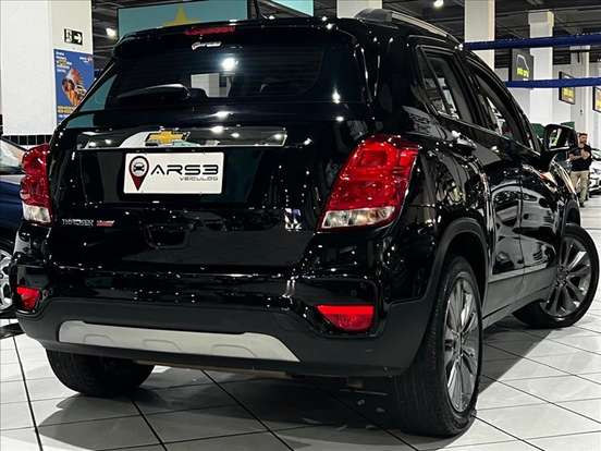 CHEVROLET-TRACKER-2017