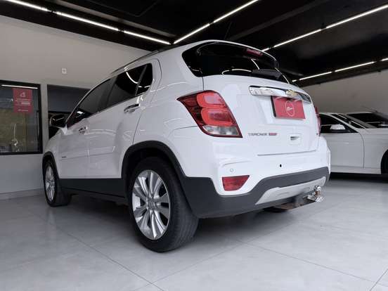 CHEVROLET-TRACKER-2017