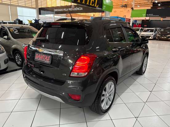 CHEVROLET-TRACKER-2016