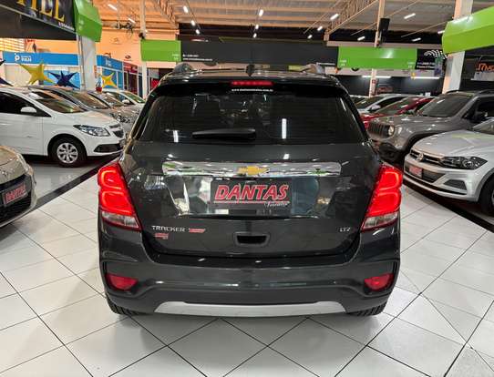 CHEVROLET-TRACKER-2016