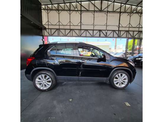 CHEVROLET-TRACKER-2016