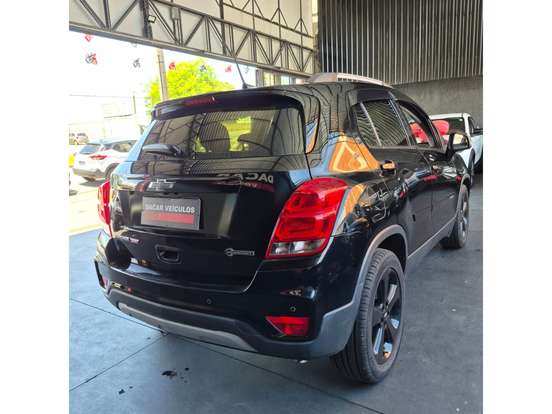 CHEVROLET-TRACKER-2018