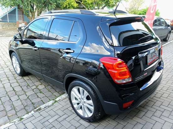 CHEVROLET-TRACKER-2018