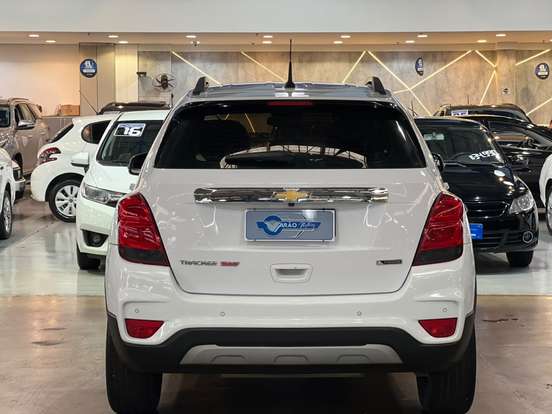 CHEVROLET-TRACKER-2017