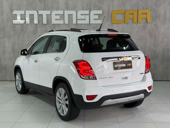 CHEVROLET-TRACKER-2018