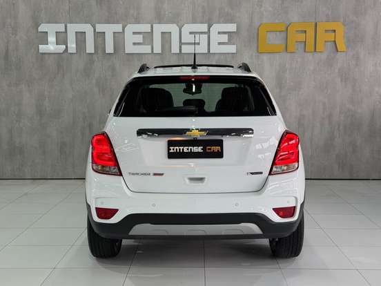 CHEVROLET-TRACKER-2018