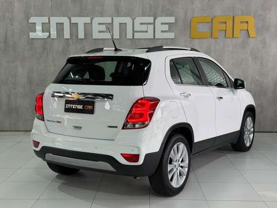 CHEVROLET-TRACKER-2018