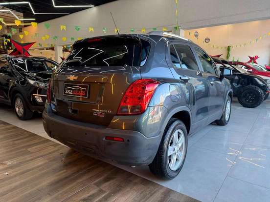 CHEVROLET-TRACKER-2015