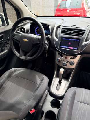 CHEVROLET-TRACKER-2015