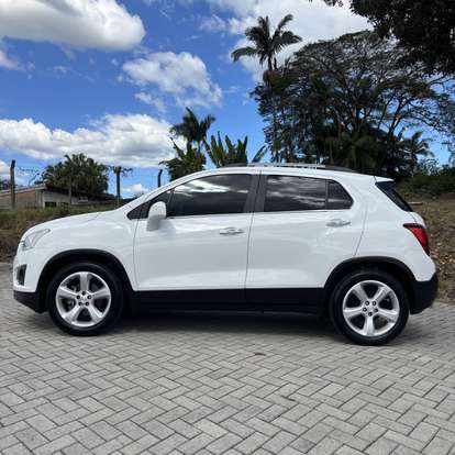 CHEVROLET-TRACKER-2015