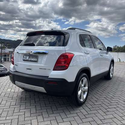 CHEVROLET-TRACKER-2015