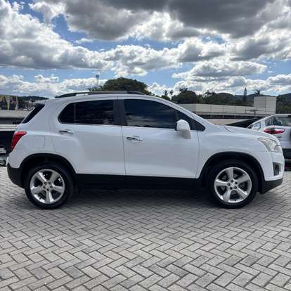 CHEVROLET-TRACKER-2015