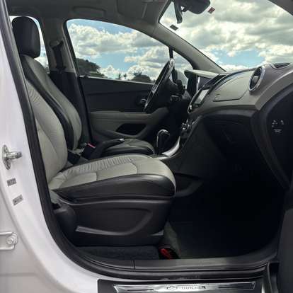 CHEVROLET-TRACKER-2015