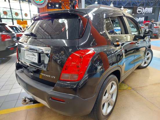 CHEVROLET-TRACKER-2015