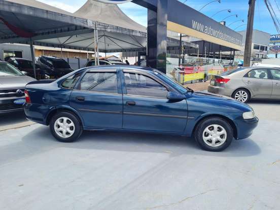 CHEVROLET-VECTRA-2.0 MPFI GLS 8V GASOLINA 4P MANUAL CHEVROLET-VECTRA-1998